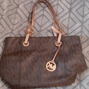 Michael Kors jet set tote